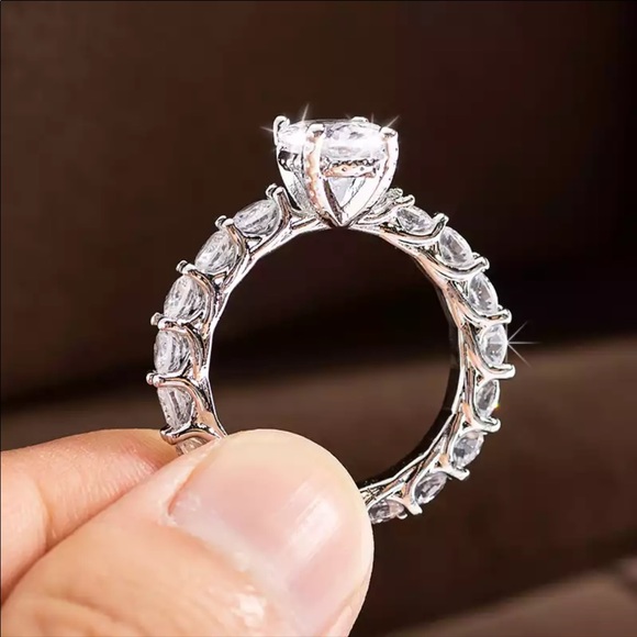 Ring - Picture 3 of 5